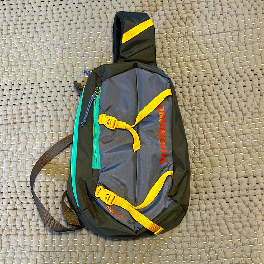 Patagonia atom sling 8L